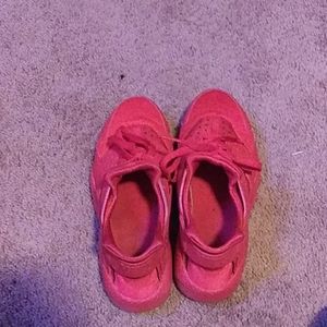 red nike huraches